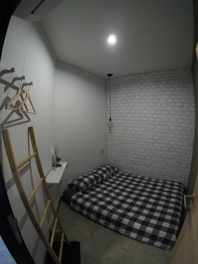 Fun Dee Hostel Ayutthaya Esterno foto